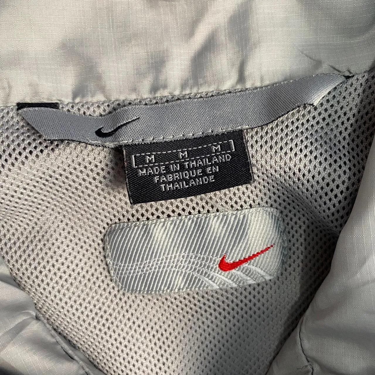 Authentic Vintage 2000's Nike Hex Jacket (M)