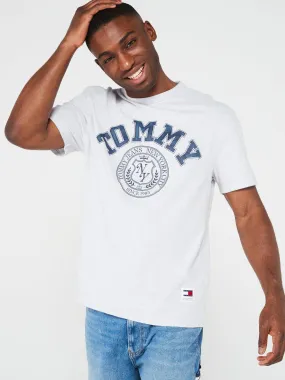 Tommy Jeans Regular Fit Vintage Arch Crest Logo T-Shirt - Light Grey