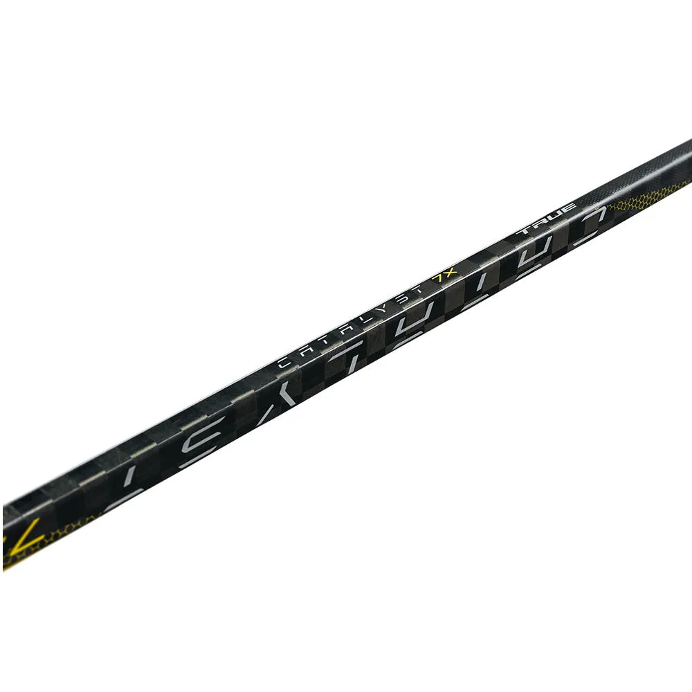 TRUE CATALYST 7X INTERMEDIATE HOCKEY STICK